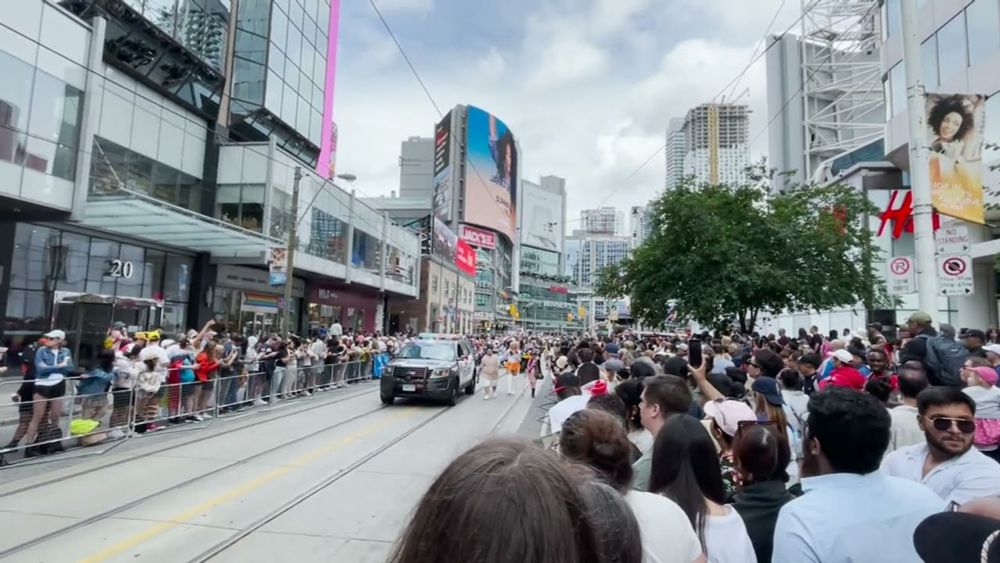 Toronto Pride Parade 2024 Sunday 30June Part 1 多倫多2024#同性戀者大遊行 1