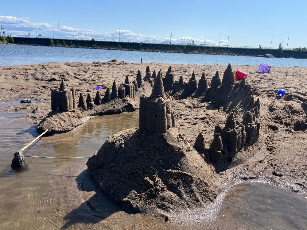A ridiculously cool sand castle