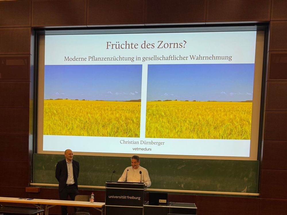 Einführung des Referenten Dr. Christian Dürnberger kurz vor seinem Vortrag