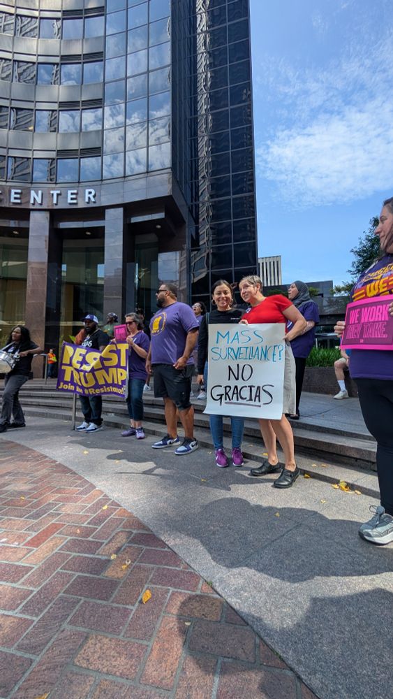 Seattle action with SEIU6 and #teslatakedown

Signs reading

Mass surveillance? No Gracias. 