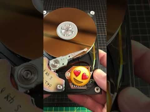 🤯😍 ASMR Inside a vintage HDD Conner 170mb from 1993 #shorts #vintagecomputer #computerhardware