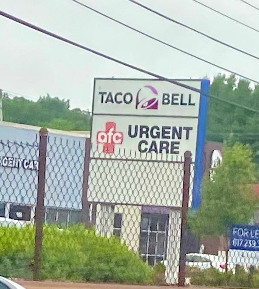 Sign: TACO BELL / URGENT CARE