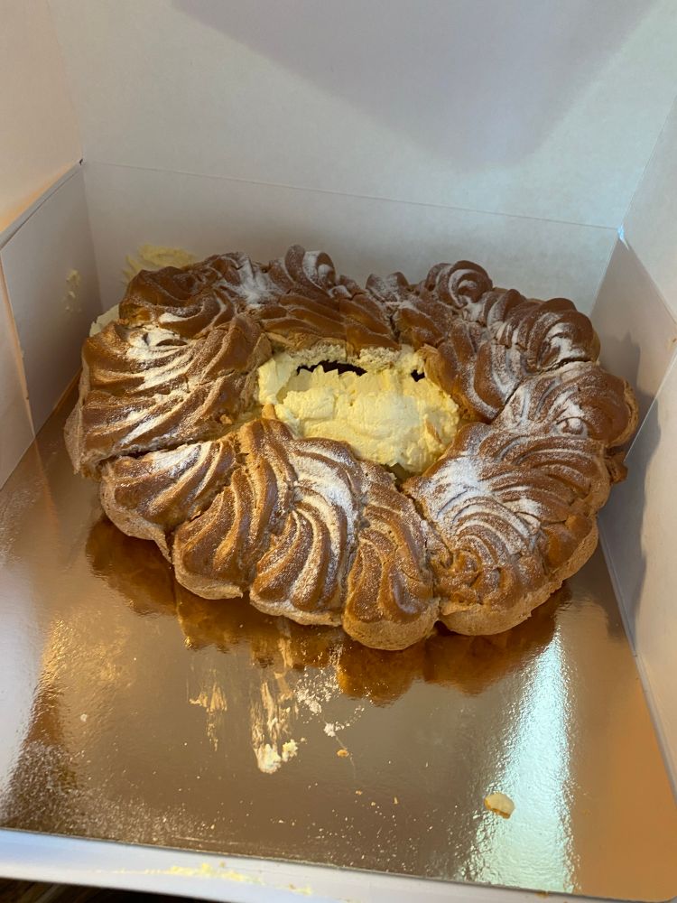 Waleskringle som er smushet inn i kanten etter å ha blitt endevendt