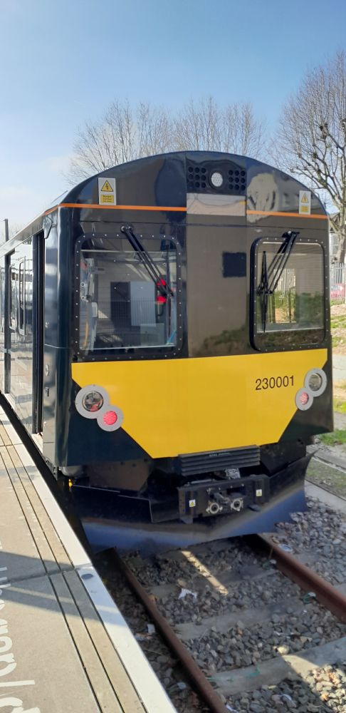 Class 230001 battery unit at West Ealing Station. 