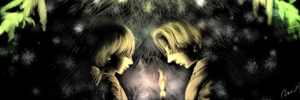 子供姿のクル監2人きりキャンドルを中心にクリスマスツリーの前で祈る