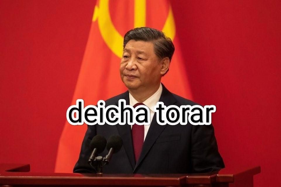 Foto do Xi Jinping. Ao fundo, o símbolo comunista. Na frente, a legenda “deicha torar”