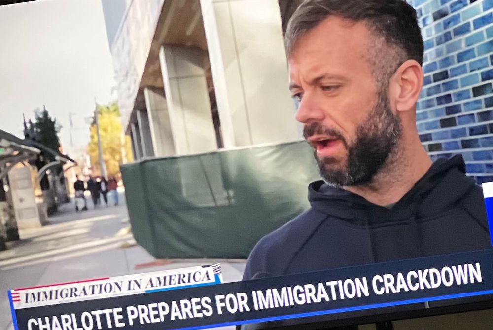 Man in street interview.
Guy says border patrol is needed everywhere in the country because people get paid under the table. 