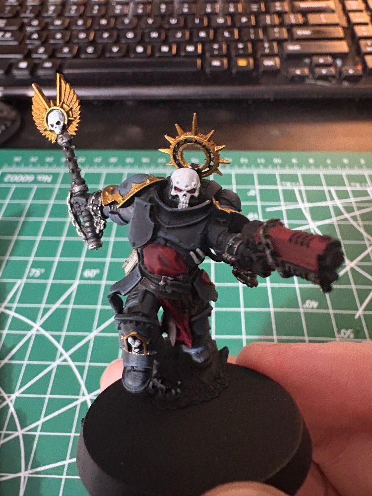 Primed Black
Dry brushed with Dark Reaper
Highlighted with Thinderhawk Blue
Fine highlight of Fenrisian Grey.