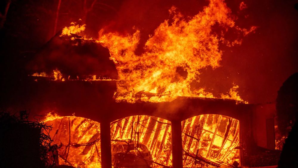Over 16,000 acres have burned.🔥 #ninjago #lafires #ninjagodragonsrising #losangeles #dragonsrising #fire #promosky #bluesky #ninjagosora #fanacc #lafire #lego #soraninjago