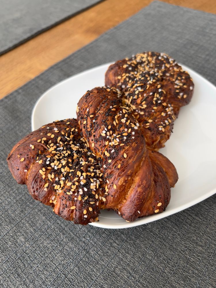 Prezzant  - pretzel croissant.