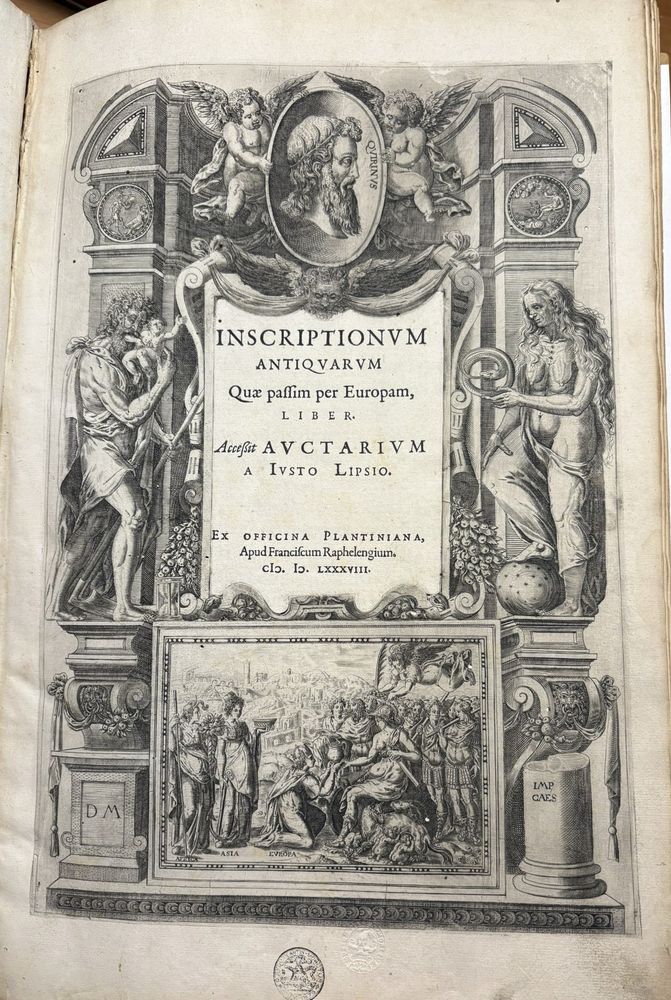 Engraved title page with typeset text in the middle. The engraving displays allegorical depictions and a historican scene at the bottom. The typeset text includes the title and the imprint.