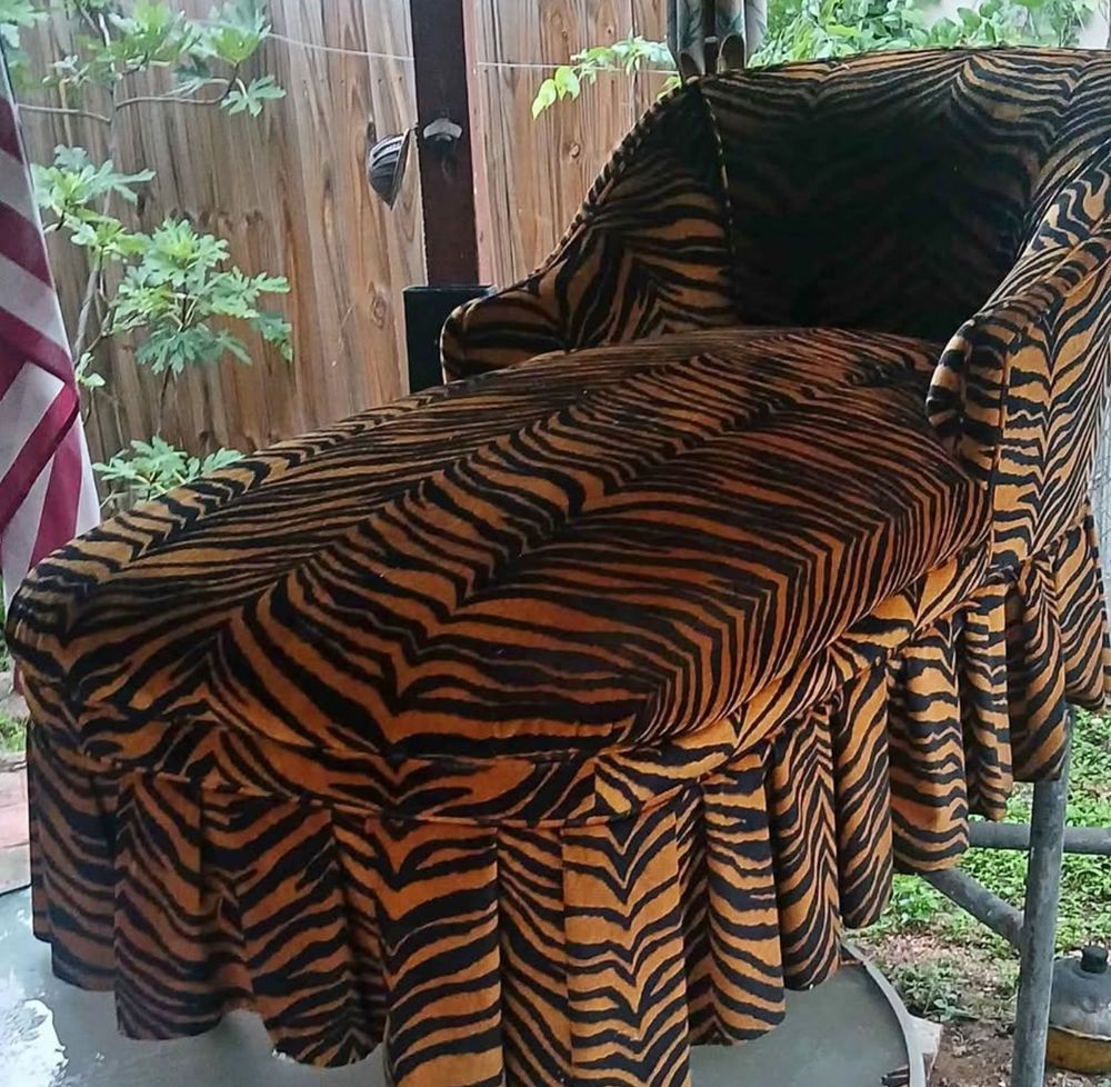 tiger print chaise lounge