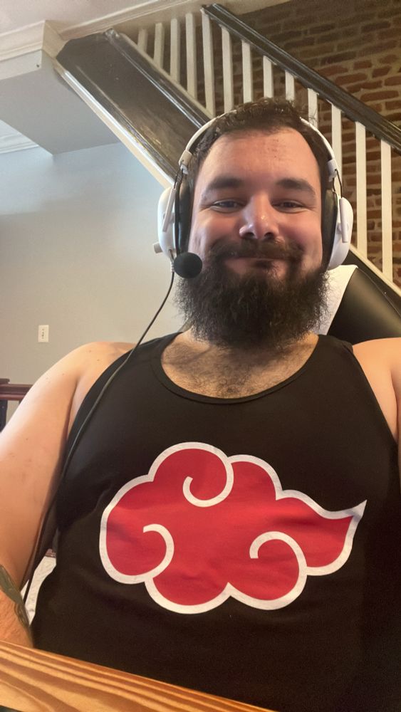 Just a gaymer bear excited to play some gaymes 🐻🎮