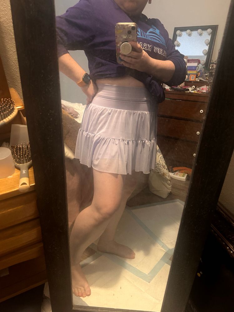 Lilac short skirt, the one that fits me like skin