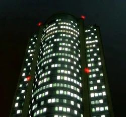 A screenshot of Millennium Tower from the Yakuza games.