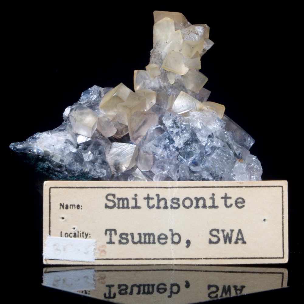 Little. Yellow. Different.

Smithsonite.

✨ StudioMineralia.com ✨