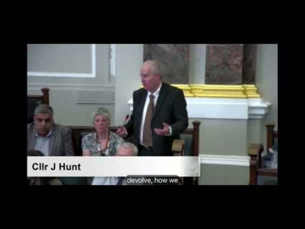 Cllr Jon Hunt seconds motion calling for better local democracy