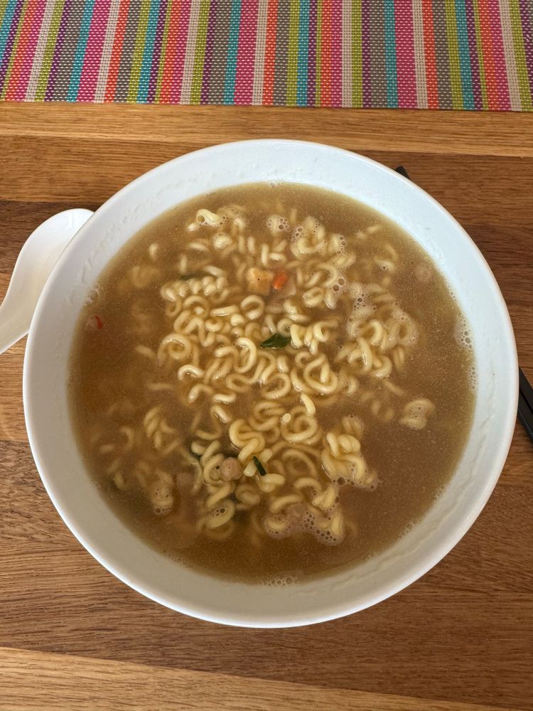 Zubereitete Ramen in Schüssel 