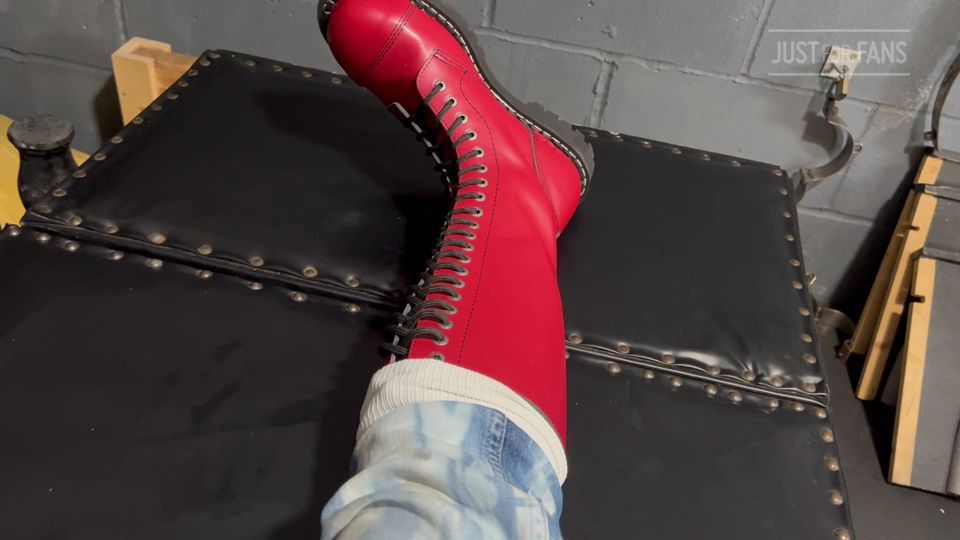 A new fan just joined my JustFor.Fans page. Check it out at: justfor.fans/JamesBondageSX?Source=NewFanBlueSky