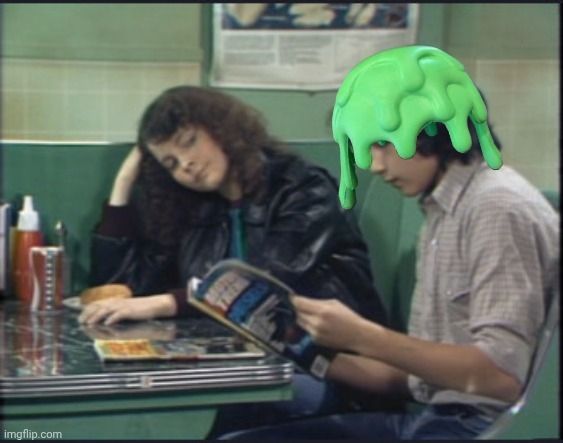 Moose sending the female gaze at a slimed Randi