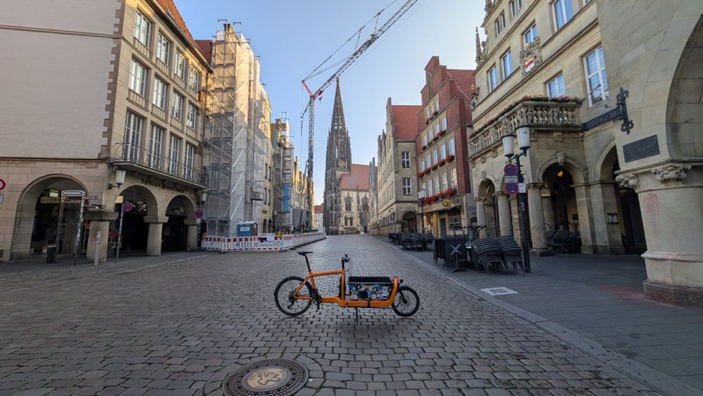Lastenrad auf dem Prinzipalmarkt mit Blick auf die Lambertikirche 