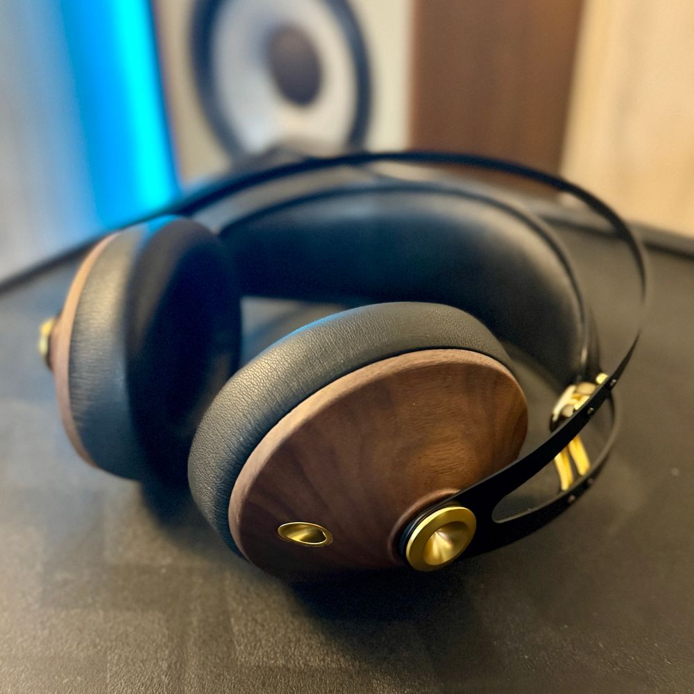 Meze 99 Classics headphones with walnut cases