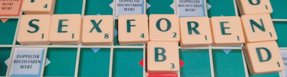 das wort sexforen auf einem scrabblebrett