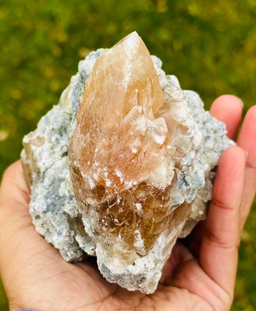 Honey Calcite 
Self-collected 
NW Ohio
LW & MW UV🔦reactive (not pictured) 
#rockhound #explore #nature #geology 