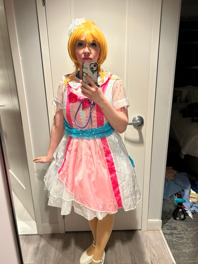 Eden as Eli from Love Live in Bokutachi outfit pre transformation 