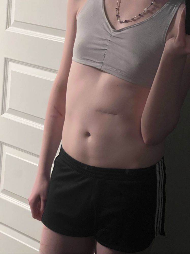 a pic of ursula's tum