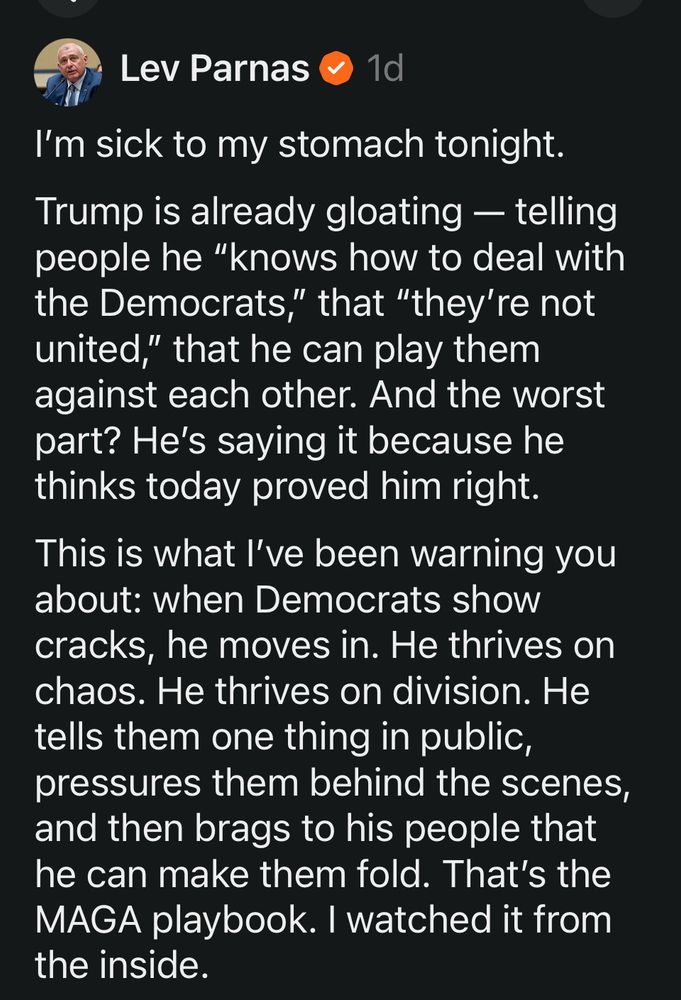 Ex-Insider describes trump’s playbook of playing dems for fools. 