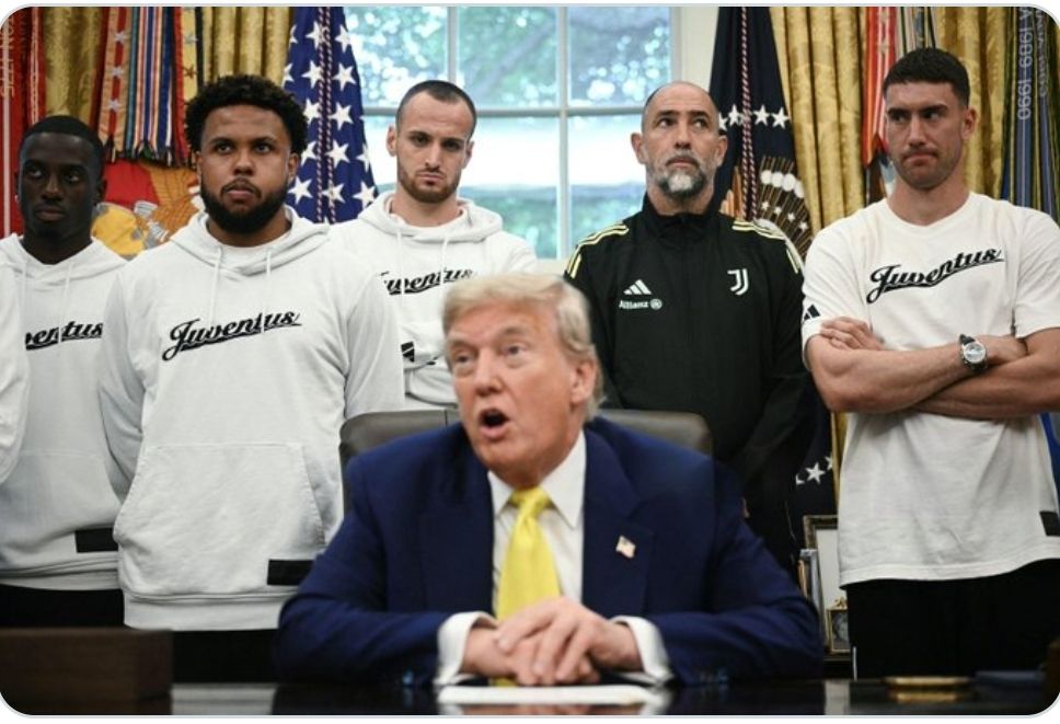 Picture of Trump hosting FC Juventus footballers in oval office