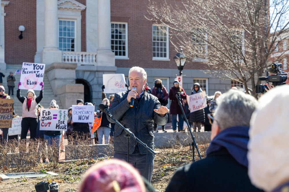 Photos of Senator Van Hollen in Annapolis today.