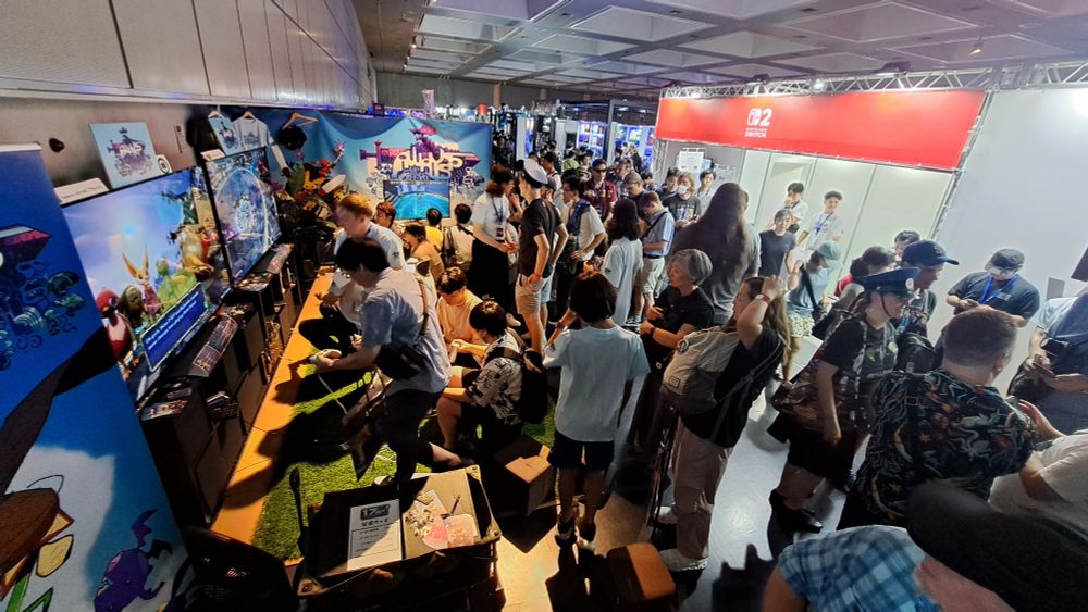 Insanely packed Awaysis booth