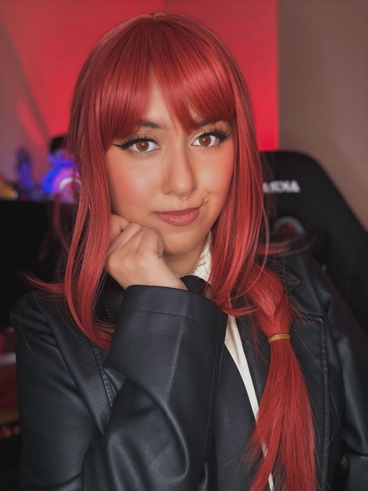 makima cosplay from chainsaw man.