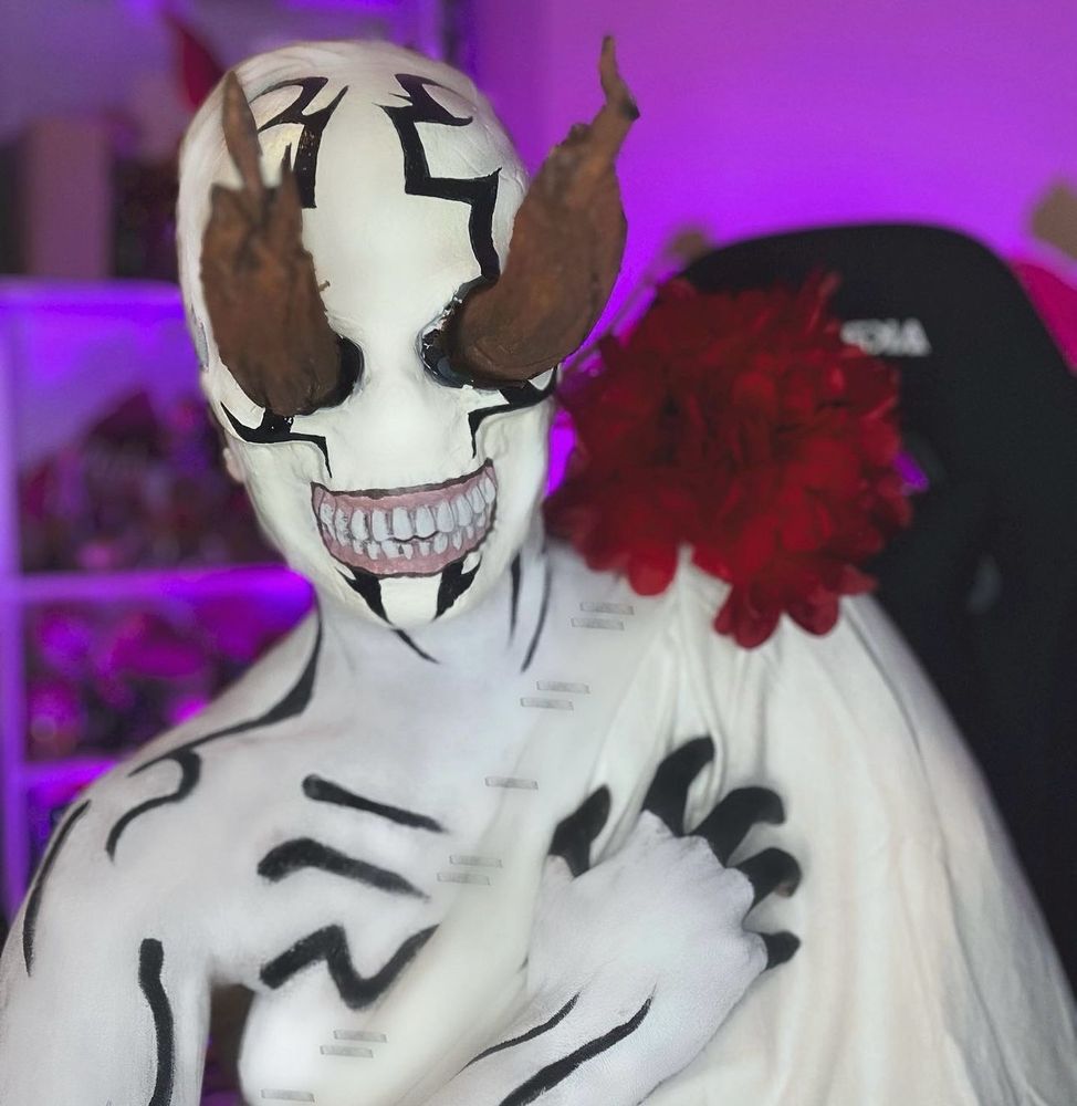 hanami cosplay from jujutsu kaisen.