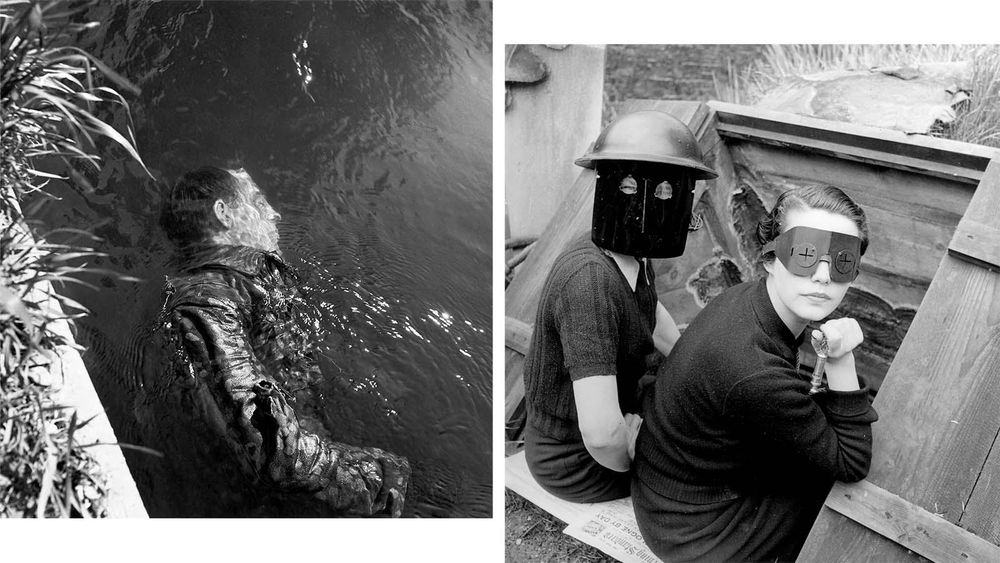 Na imagem da esquerda vemos um soldado da SS boiando no que parece ser um lago artificial no campo de Dachau depois da rendição nazista. Na imagem da direita duas mulheres vestindo máscaras estão sentadas na saída de um porão que parece ser de proteção anti-bombas.