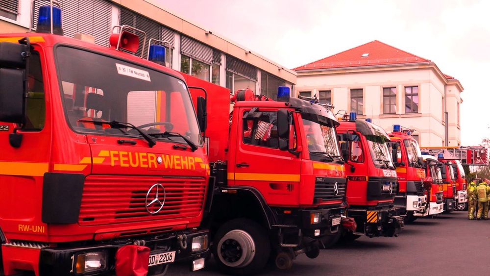 Feuerwehr rettet Jungen aus Sandgrube - Neustadt-Geflüster