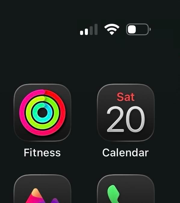 Ein Screenshot von iOS 26, zu sehen ist das App Icon der Fitness App.
Die Ringe sind alle drei komplett ausgefüllt in bunten Farben.