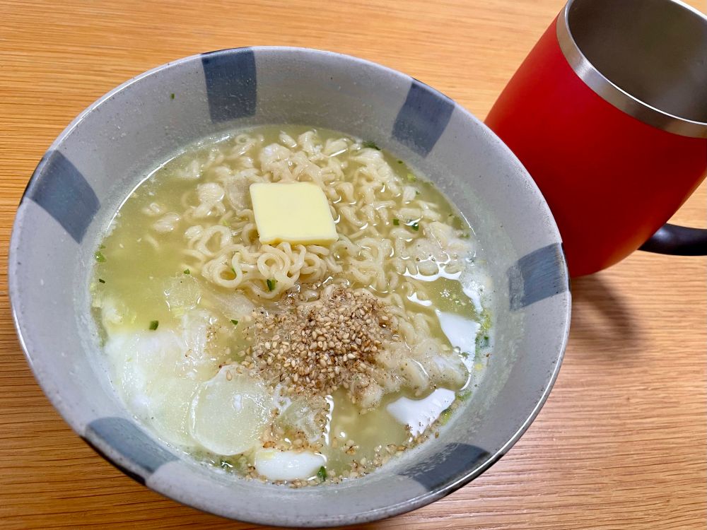 バターを添えて、塩バターラーメン😋