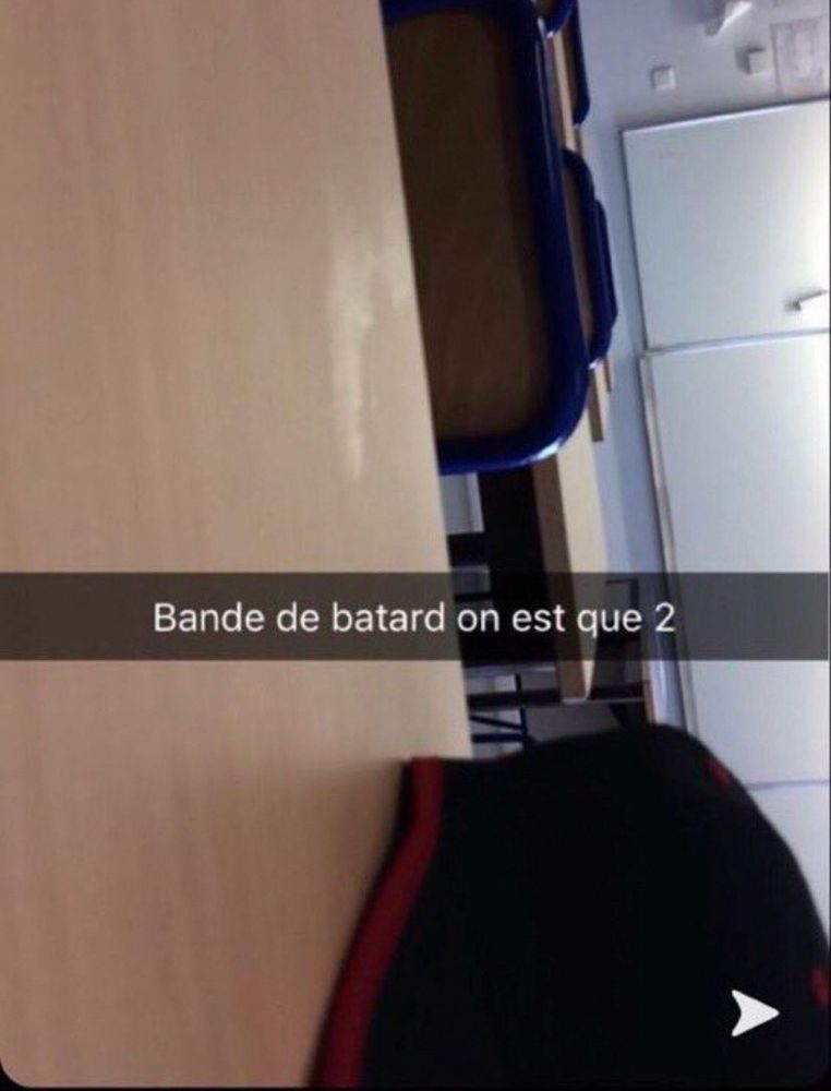 Mème : « bande de batard on est que 2 »