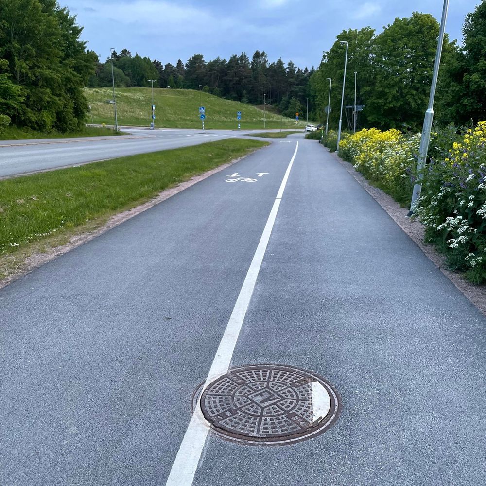 Misaligned manhole cover