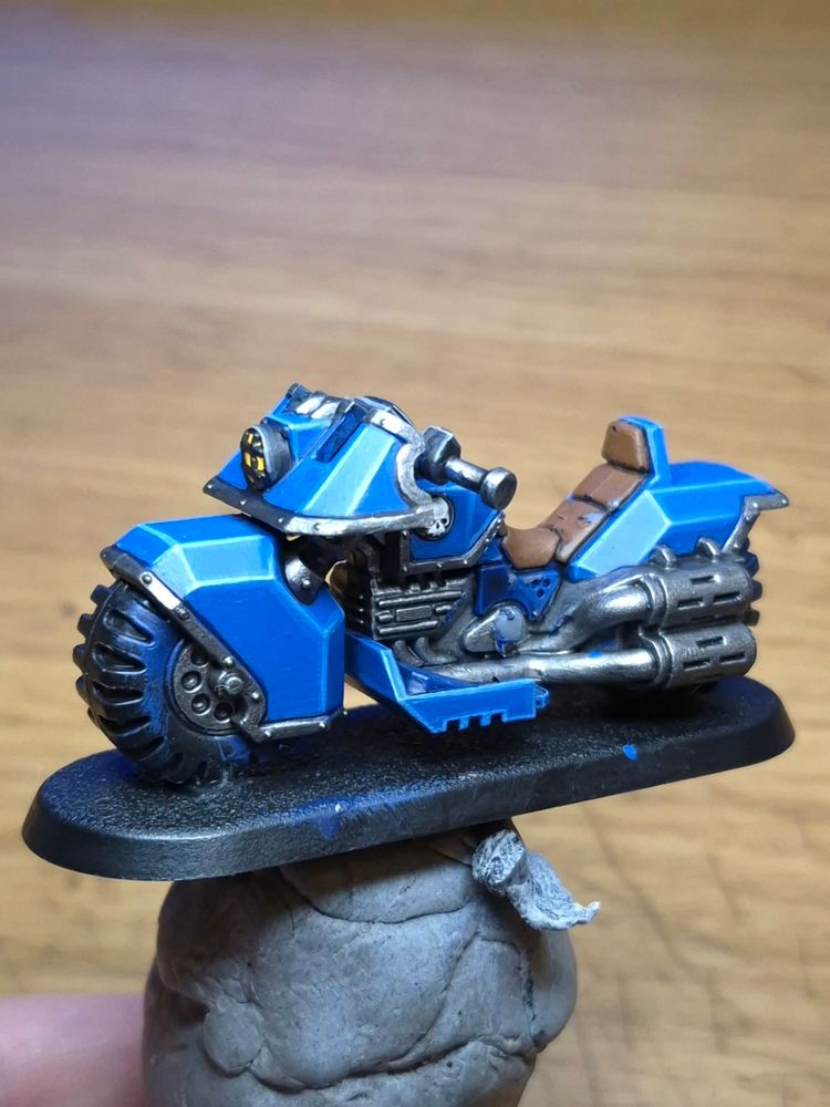 Space marine bike painted in classic 2nd edition colours