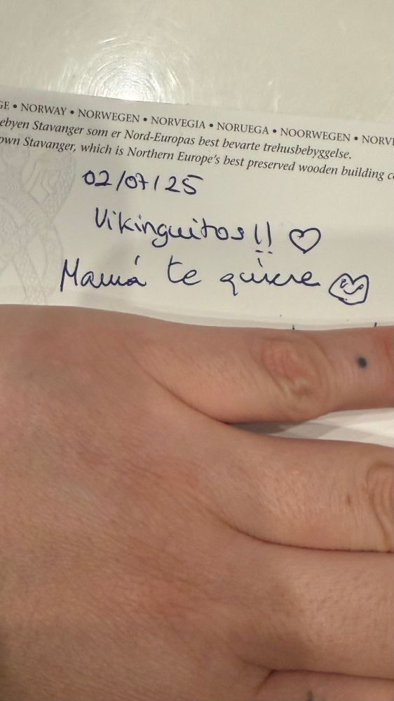 Mensaje a mano “mama te quiere”