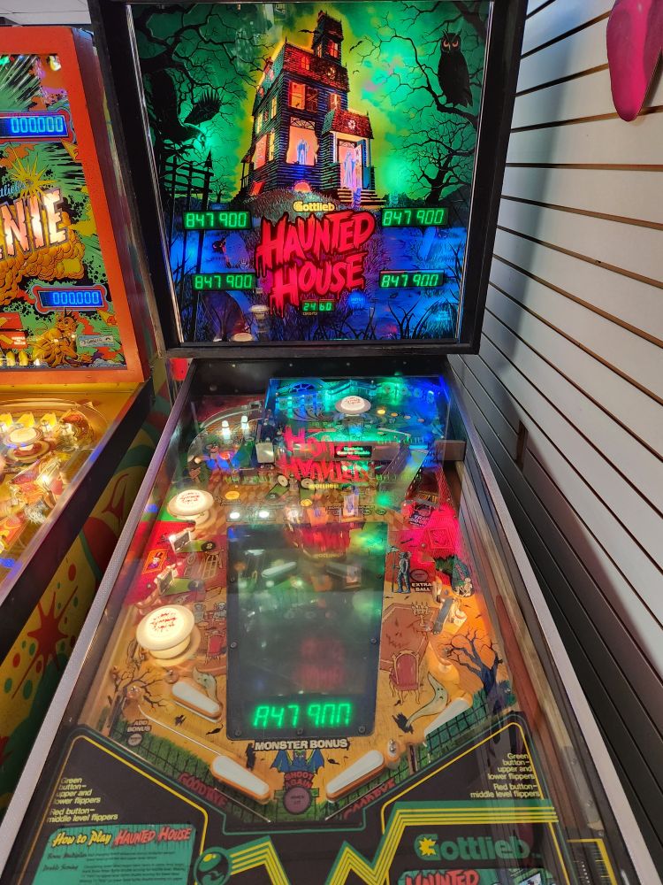 Haunted House pinball machine