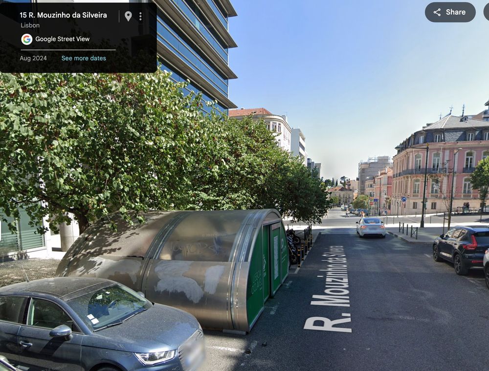 imagem de street view Rua Mouzinho da Silveira, Lisboa, agosto de 2024