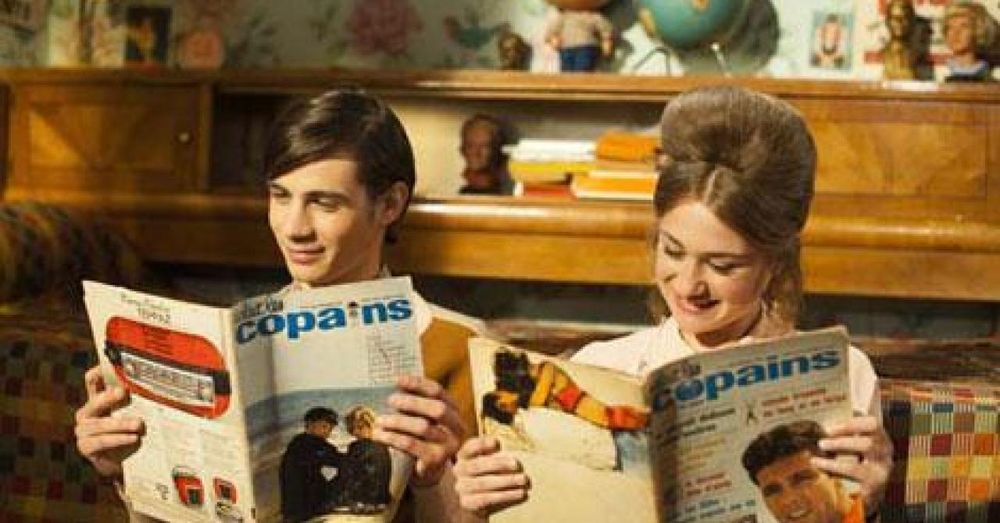 Image de lecteurs de magazines pour illustrer une annonce de bourse en cotutelle