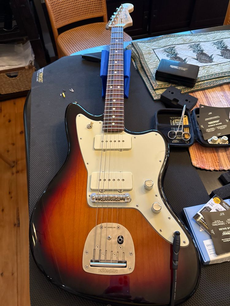 My 2015 American Professional Jazzmaster in classic sunburst on a black work mat. I hadn’t done all of the adjustments so don’t call me out on my horrible intonation, please!