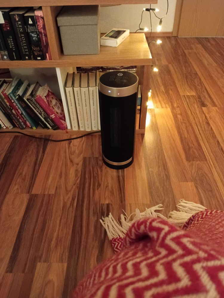 Foto eines laufenden Heizlüfters im Zimmer der Userin.