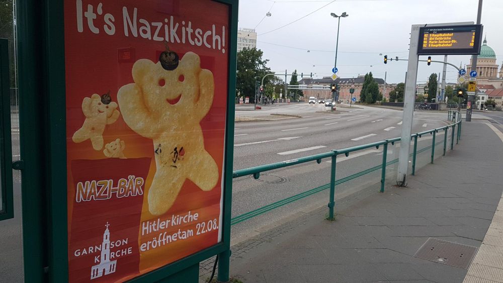 Adbusting kritisiert Eröffnung des Garnisonkirchenturms in Potsdam